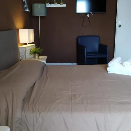 Cconforthotels R&b Semplici Emozioni Бари
