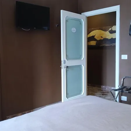 게스트하우스 Cconforthotels Semplici Emozioni