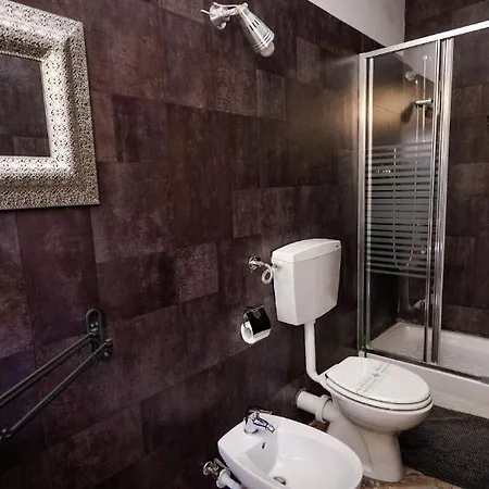 Guest house Cconforthotels R&b Semplici Emozioni 3*