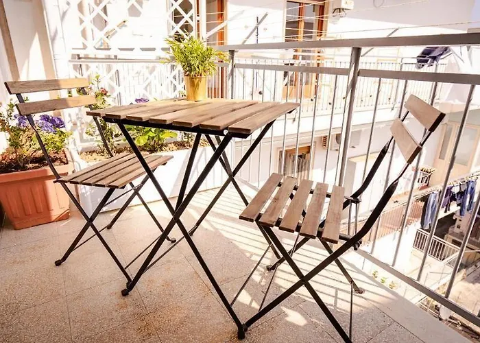 ゲストハウス Cconforthotels Semplici Emozioni バーリ